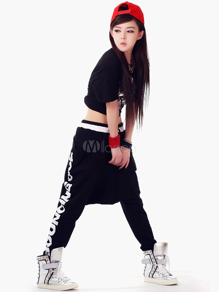 Vetement hip hop femme Site de vetement femme de marque hip hop. Votre streetwear shop en ligne, retrouvez un large choix de vetements streetwear homme femme, t-shirts, sweats, casquettes dans les grandes marques.